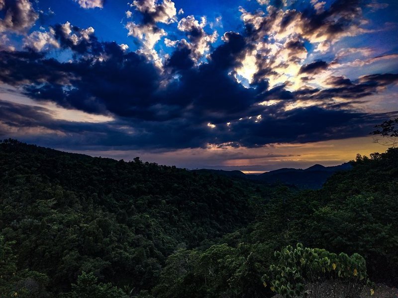 Sunset over the mountain landscape around Foressa Mountain Town